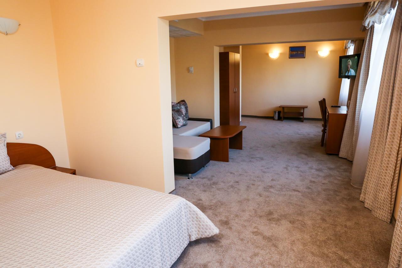 Hotel Bulgaria Kŭrdzhali Esterno foto